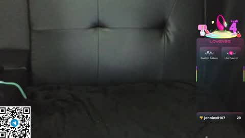 Snapshot of mia_g0ld chatting on March 1, 8:53 pm Golden ones online show from March 1, 8:53 pm