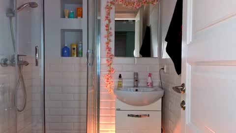Snapshot of mia_g_ chatting on January 17, 11:59 am Mia online show from January 17, 11:59 am