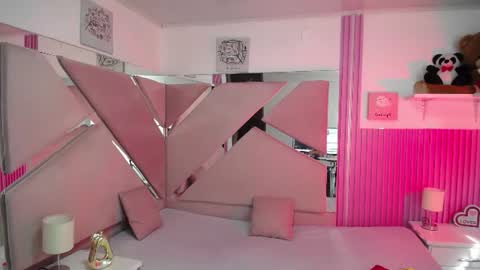 mia_garcia28 online show from June 17, 1:05 pm