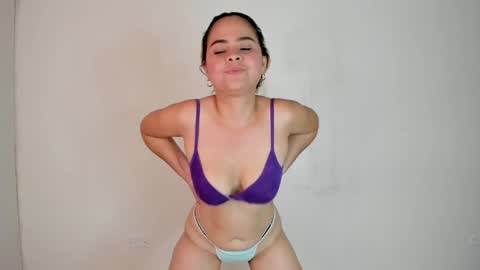 Mia online show from January 28, 2:21 am
