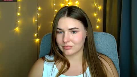 mia_lemm online show from October 15, 9:32 am