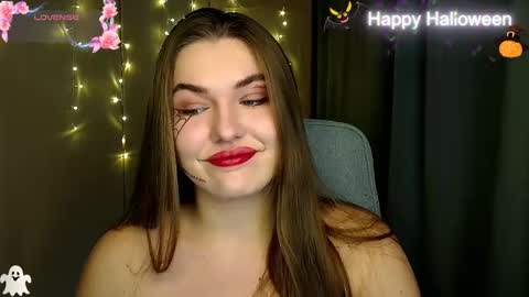 mia_lemm online show from October 31, 9:21 am