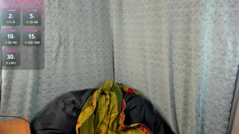 mia_lores online show from March 25, 9:05 am