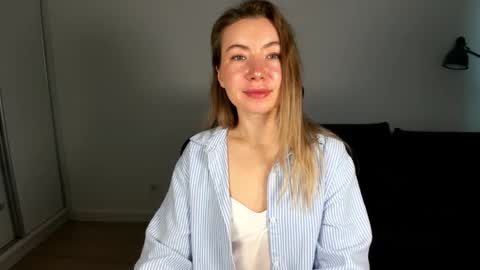 Mia online show from February 5, 8:07 am