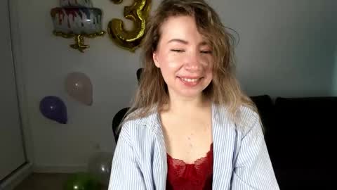 Mia online show from April 3, 6:42 am