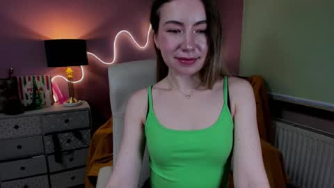 Mia online show from December 19, 8:10 am