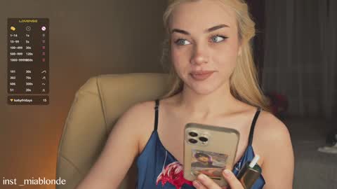 Snapshot of mia_milagros chatting on December 3, 1:03 am mia_milagros online show from December 3, 1:03 am