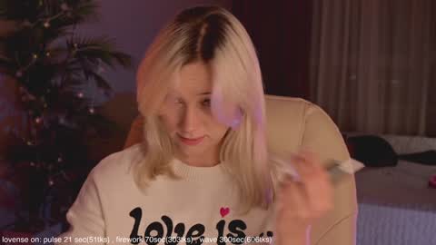 Snapshot of mia_milagros chatting on September 29, 11:15 pm mia_milagros online show from September 29, 11:15 pm