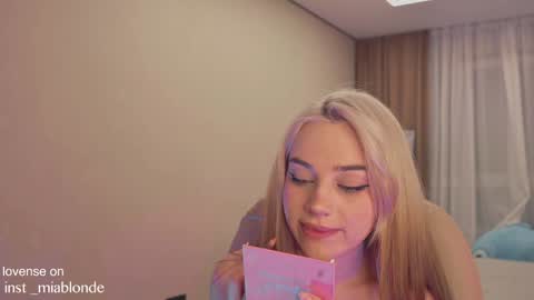 Snapshot of mia_milagros chatting on December 29, 4:27 am mia_milagros online show from December 29, 4:27 am