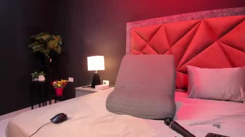 MIA  online show from January 9, 7:30 pm