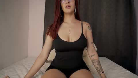 mia independent model online show from October 5, 11:01 pm