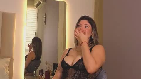 Mia Monroe online show from October 25, 6:41 pm