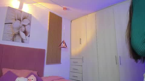 Mia Nevaeh - follow me online show from September 14, 9:05 pm