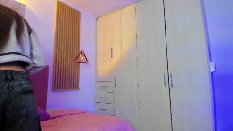 Mia Nevaeh - follow me online show from October 6, 7:53 pm