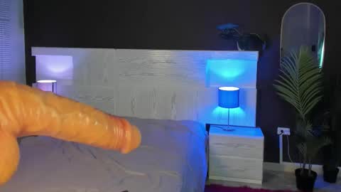 Mia online show from January 14, 3:47 am