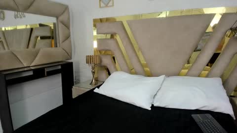 Mia  online show from January 11, 12:55 pm