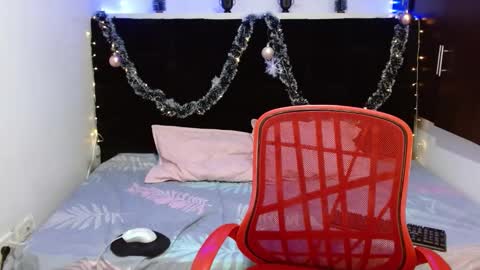 Mia  online show from December 29, 3:13 pm