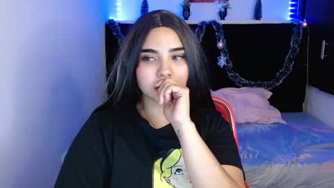 Mia  online show from December 30, 4:18 pm