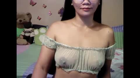 Snapshot of mia_rein chatting on February 23, 1:02 am mia_rein online show from February 23, 1:02 am