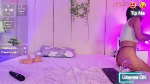 mia rousse25 online show from April 12, 9:24 am