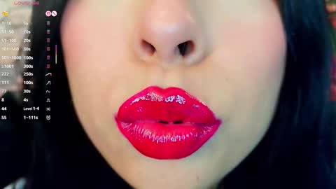 Mia online show from November 10, 6:54 pm