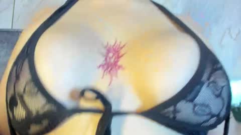 Mia Roux online show from January 9, 1:11 am