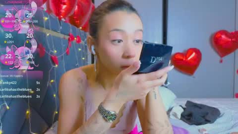 Snapshot of mia_sirenia chatting on February 24, 12:37 pm Mia online show from February 24, 12:37 pm