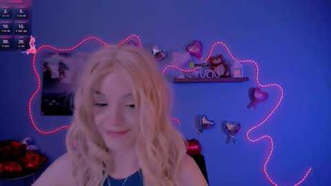 mia_starrr_ online show from February 23, 8:22 pm