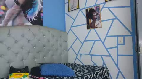 mia_thompson_0 online show from July 6, 2:36 pm