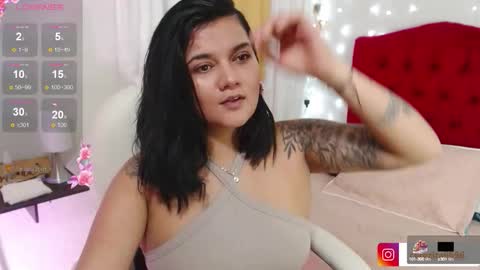 Snapshot of mia_traveluxe chatting on September 18, 2:37 am Mia online show from September 18, 2:37 am