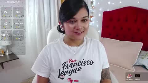 Snapshot of mia_traveluxe chatting on September 10, 2:34 am Mia online show from September 10, 2:34 am