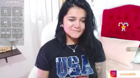 Snapshot of mia_traveluxe chatting on September 12, 2:46 am Mia online show from September 12, 2:46 am