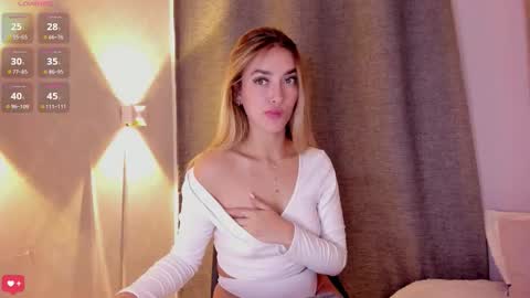 Mia White  online show from October 15, 1:34 pm