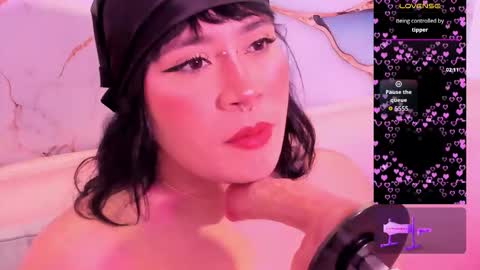 mia_yeager online show from October 15, 9:04 pm