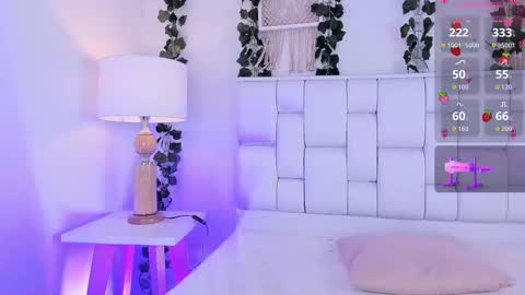 Mia online show from October 24, 11:55 am