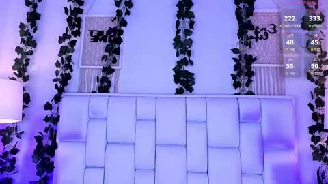 Mia online show from March 22, 11:47 am