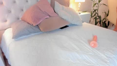 miaa_star online show from October 24, 8:20 pm