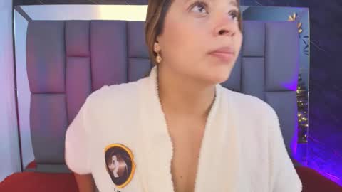 Mia online show from November 27, 12:13 pm