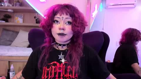 Snapshot of miaamane chatting on March 5, 3:51 pm Mia online show from March 5, 3:51 pm