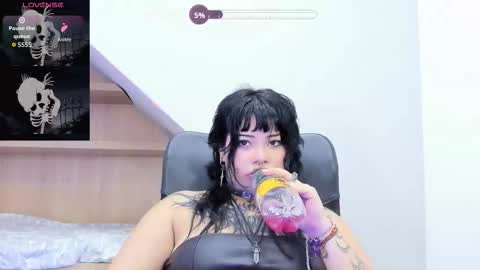 Mia online show from January 31, 7:55 pm