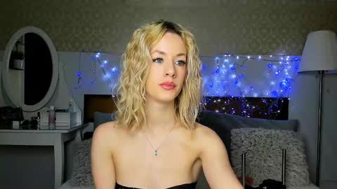 MiaBeeX online show from May 28, 2:48 pm