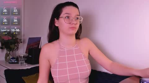 mia online show from December 21, 1:01 am