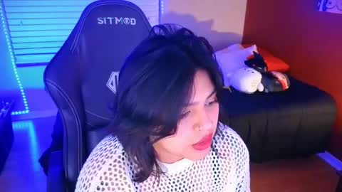 Snapshot of miacanela_xo chatting on January 28, 3:47 am Mia online show from January 28, 3:47 am