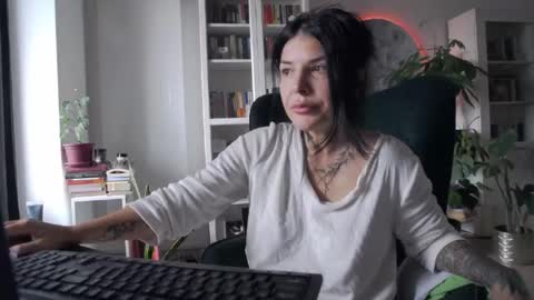 miacute4u online show from October 4, 9:51 am