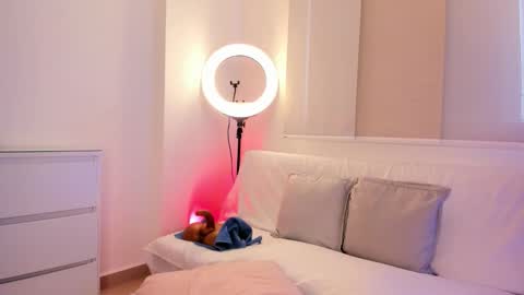 IG Yojanagomez  online show from November 6, 1:47 pm