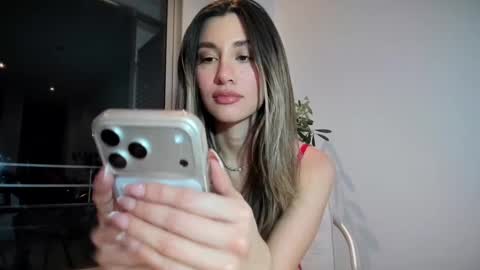 Mia online show from March 6, 11:37 pm