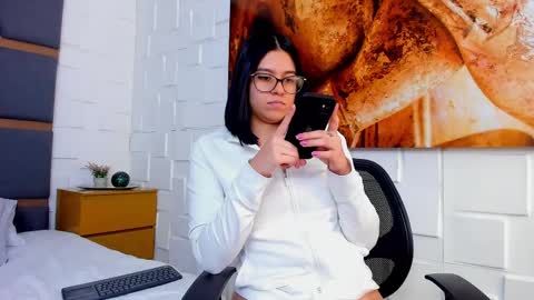 Mia  online show from December 10, 3:12 pm