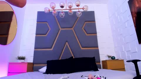 Mia  online show from December 5, 11:23 am