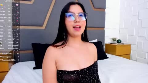 Mia  online show from December 16, 7:58 am