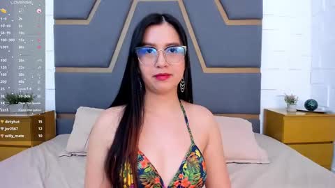 Mia  online show from December 21, 10:39 am